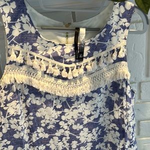 Kensie shift dress, Large , tassels, floral